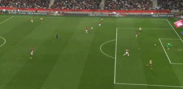 法甲赛报：巴科拉传射 扎格破门首球 巴黎2-1十人尼斯