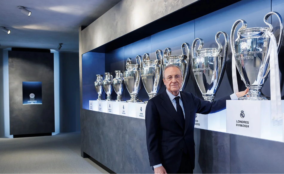 来了！第15座欧冠奖杯进入皇马荣誉室 老佛爷亲自放置