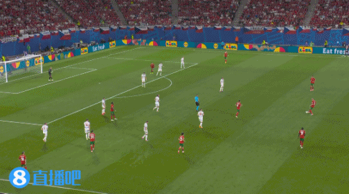 C罗半场统计：3次射门、2次射正、1次射门偏出、传球成功率100%