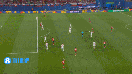 C罗半场统计：3次射门、2次射正、1次射门偏出、传球成功率100%