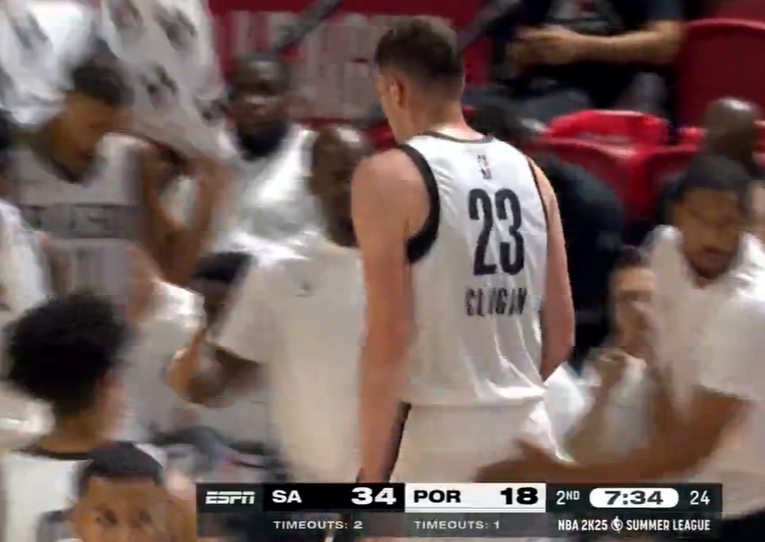 😡让你不上崔永熙！开拓者第二节上来3分钟不得分 被对手轰出6-0&amp;分差来到16分